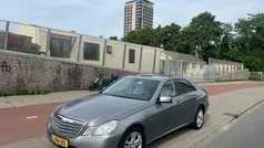 Grijs Gebruikt 2009 Mercedes E220 Sedan | € 6.250 (Eerlijke prijs)