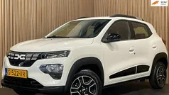 Gebruikt 2023 Dacia Spring Essentiel Hatchback | € 11.995 (Eerlijke prijs)