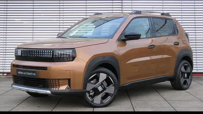 Occasion 2025 Fiat Grande Panda La Prima Hatchback | € 27.445 (Eerlijke prijs)