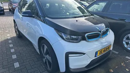 Wit Gebruikt 2019 BMW i3 Basis Hatchback | € 16.895 (Eerlijke prijs)