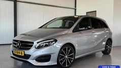 Grijs, metallic lak Gebruikt 2018 Mercedes B180 Business MPV | € 17.950 (Goede deal)