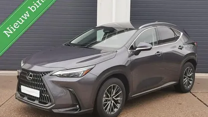 Grijs Gebruikt 2023 Lexus NX450h+ SUV | € 47.999 (Eerlijke prijs)