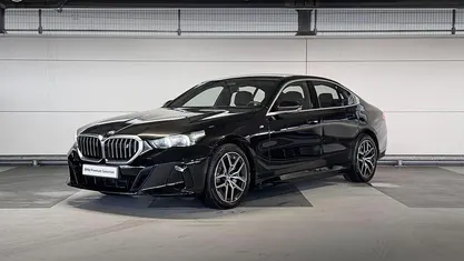 Zwart Occasion 2024 BMW i5 Comfort Edition Sedan | € 53.500 (Super prijs)