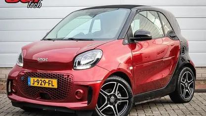 Rood (metallic) Occasion 2020 Smart ForTwo Coupé Hatchback | € 9.980 (Eerlijke prijs)