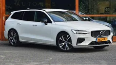 Wit Gebruikt 2022 Volvo V60 R-Design Stationwagen | € 32.950 (Super prijs)