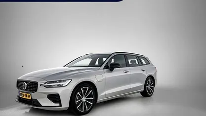 Grijs Gebruikt 2025 Volvo V60 Plus Stationwagen | € 44.800 (Eerlijke prijs)