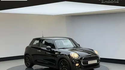 Zwart Gebruikt 2017 Mini ONE Pepper Hatchback | € 11.830 (Eerlijke prijs)