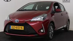 Rood Gebruikt 2018 Toyota Yaris Hybrid Plus Hatchback | € 17.950 (Eerlijke prijs)