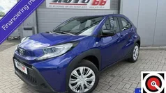 Blauw Gebruikt 2024 Toyota Aygo Play Hatchback | € 20.995 (Goede deal)
