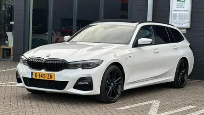 Occasion BMW 330 Executive 184 PK (135 kW) 2021 Wit Stationwagen