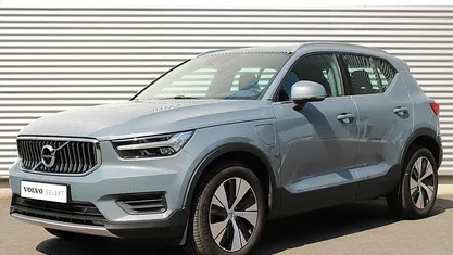 Grijs Gebruikt 2021 Volvo XC40 Inscription SUV | € 29.950 (Eerlijke prijs)