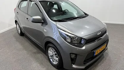 Occasion Kia Picanto 67 PK (49 kW) 2023 Grijs Hatchback