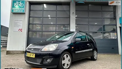 Zwart Gebruikt 2006 Ford Fiesta Futura Hatchback | € 1.650 (Eerlijke prijs)