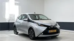 Gebruikt 2015 Toyota Aygo X-play Hatchback | € 7.449 (Super prijs)