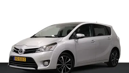 Grijs (metallic) Occasion 2017 Toyota Verso Skyview Edition MPV | € 14.950 (Eerlijke prijs)