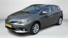 Grijs Gebruikt 2016 Toyota Auris Hybrid Hatchback | € 15.440 (Eerlijke prijs)
