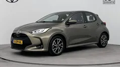 Groen Gebruikt 2022 Toyota Yaris Hybrid Hatchback | € 22.950 (Eerlijke prijs)