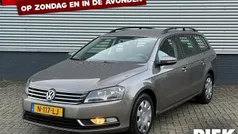 Bruin, metallic lak Gebruikt 2011 VW Passat Comfortline Stationwagen | € 5.999 (Super prijs)