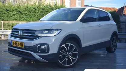 Grijs Gebruikt 2022 VW T-Cross Style SUV | € 23.895 (Eerlijke prijs)