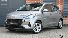 Bruin Gebruikt 2022 Hyundai i10 Comfort Hatchback | € 17.950 (Eerlijke prijs)