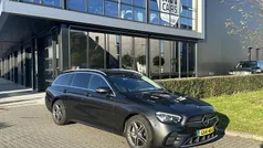 Grijs Gebruikt 2022 Mercedes E300 AMG line Stationwagen | € 39.990 (Super prijs)