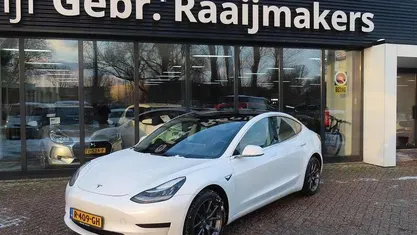 Occasion 2020 Tesla Model 3 Standard Range Sedan | € 15.900 (Eerlijke prijs)