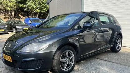 Grijs Gebruikt 2011 Seat Leon Hatchback | € 2.950 (Eerlijke prijs)