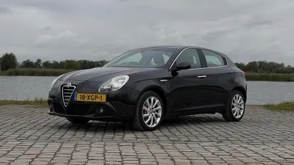 Zwart Gebruikt 2012 Alfa Romeo Giulietta Distinctive Hatchback | € 6.450 (Eerlijke prijs)
