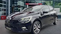 Zwart, metallic lak Gebruikt 2019 Renault Clio IV Initiale Paris Stationwagen | € 17.950 (Eerlijke prijs)