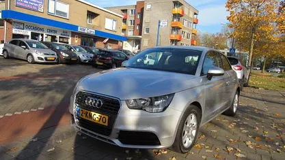Grijs (metallic) Occasion 2013 Audi A1 Attraction Hatchback | € 6.950 (Eerlijke prijs)