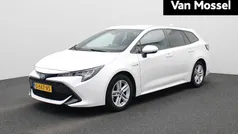 Wit Gebruikt 2020 Toyota Corolla Active Stationwagen | € 19.700 (Eerlijke prijs)