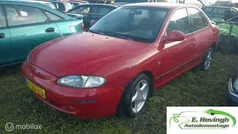 Rood Gebruikt 1996 Hyundai Lantra GLS Sedan | € 700