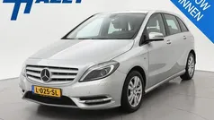 Grijs Gebruikt 2012 Mercedes B180 MPV | € 12.900 (Eerlijke prijs)