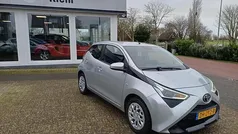 Gebruikt 2019 Toyota Aygo X-play Hatchback | € 11.945 (Eerlijke prijs)