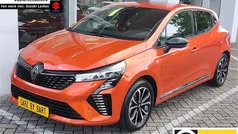 Oranje Gebruikt 2024 Renault Clio V Techno Hatchback | € 23.745 (Eerlijke prijs)