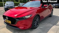 Rood Gebruikt 2019 Mazda 3 Hatchback | € 18.900 (Eerlijke prijs)