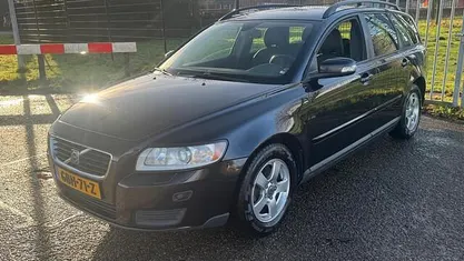 Zwart (metallic) Occasion 2009 Volvo V50 Stationwagen | € 4.444 (Goede deal)