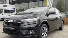 Zwart Gebruikt 2025 Dacia Sandero Expression Hatchback | € 20.495 (Eerlijke prijs)