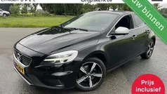Zwart Gebruikt 2018 Volvo V40 R-Design Stationwagen | € 15.750 (Eerlijke prijs)
