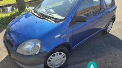 Blauw Gebruikt 2003 Toyota Yaris Hatchback | € 1.750 (Eerlijke prijs)