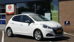 Wit Gebruikt 2019 Peugeot 208 Signature Sky Hatchback | € 11.350 (Goede deal)