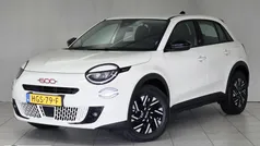 Wit Nieuw 2025 Fiat 600E Red SUV | € 27.400 (Super prijs)