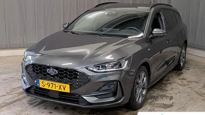 Grijs Gebruikt 2023 Ford Focus ST-Line X Stationwagen | € 20.895 (Eerlijke prijs)