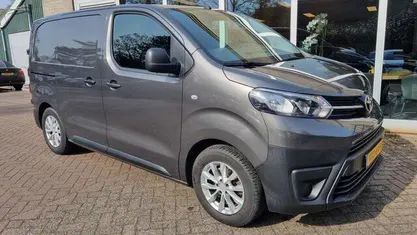 Gebruikt 2020 Toyota Proace Comfort MPV | € 15.750 (Eerlijke prijs)