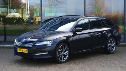 Gebruikt 2021 Skoda Superb SportLine Stationwagen | € 25.950 (Eerlijke prijs)
