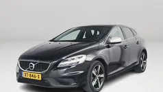 Zwart Gebruikt 2018 Volvo V40 Stationwagen | € 15.900 (Eerlijke prijs)
