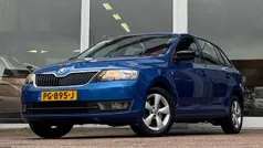 Blauw Gebruikt 2015 Skoda Rapid Elegance Hatchback | € 7.944 (Goede deal)