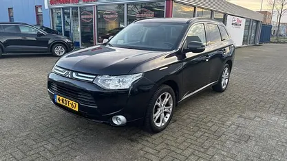 Zwart Gebruikt 2013 Mitsubishi Outlander Instyle SUV | € 10.950 (Eerlijke prijs)