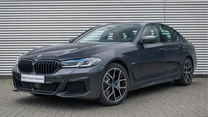 Grijs Gebruikt 2022 BMW 530e Executive Sedan | € 41.950 (Eerlijke prijs)