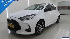 Wit Gebruikt 2021 Toyota Yaris Hybrid Executive Hatchback | € 23.900 (Eerlijke prijs)